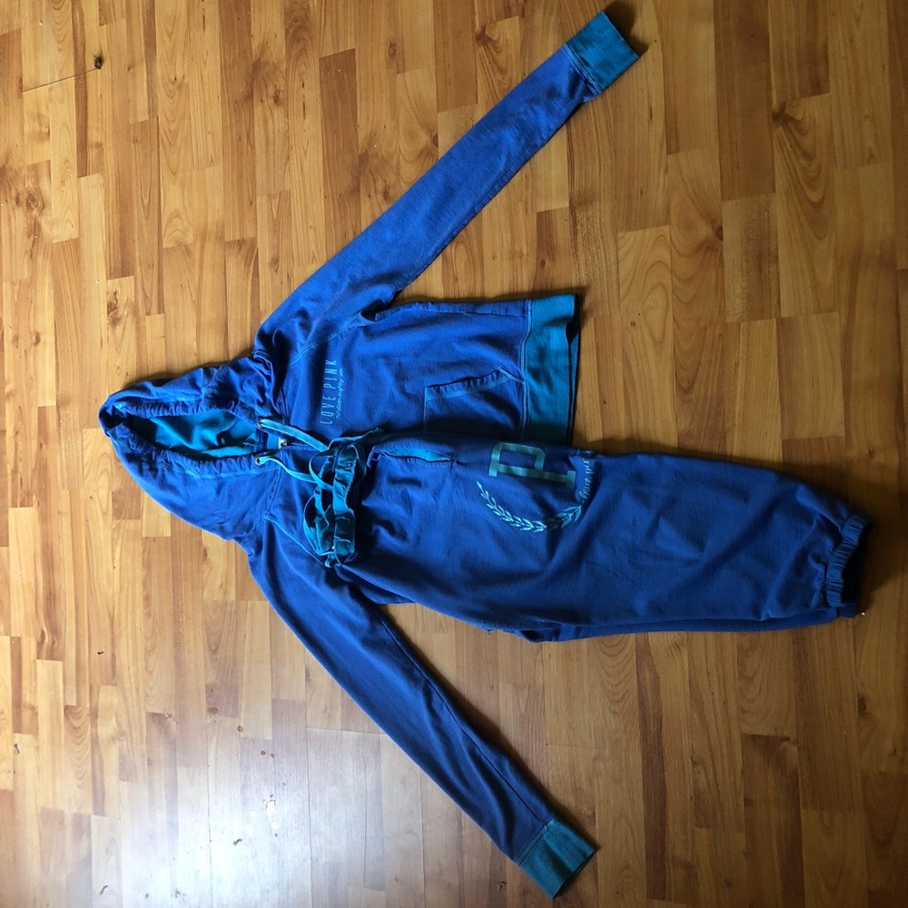 sweat suit